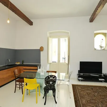 Izzhome Dsign Κάλιαρι